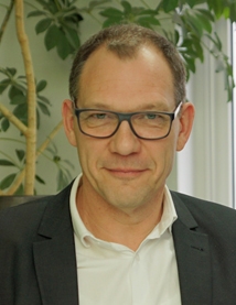 Bausachverständiger, Immobiliensachverständiger, Immobiliengutachter und Baugutachter  Jens Ullrich Detmold